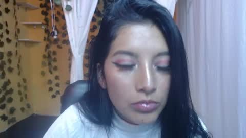 Snapshot of lilymoon_018 chatting on 04-23-26, 01:13 lilymoon_018 online show from 04-23-26, 01:13