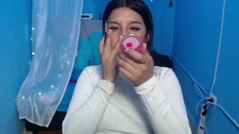Snapshot of lilymoon_018 chatting on 06-18-26, 01:04 lilymoon_018 online show from 06-18-26, 01:04