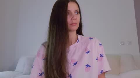 Lily online show from 11-04-25, 04:00