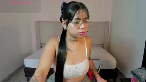 lilysmith4 online show from 08-03-26, 05:27
