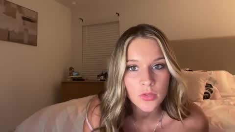 lilysummers21208 online show from 04-10-26, 01:33