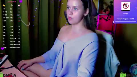 Snapshot of lilysweet13 chatting on 07-10-26, 07:49 Lily online show from 07-10-26, 07:49