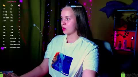Snapshot of lilysweet13 chatting on 07-19-26, 05:49 Lily online show from 07-19-26, 05:49