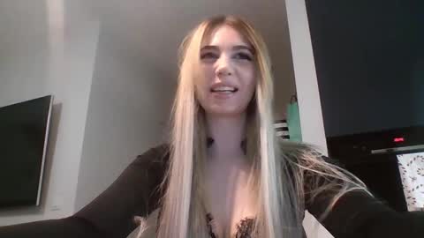 Lily online show from 02-27-26, 07:47