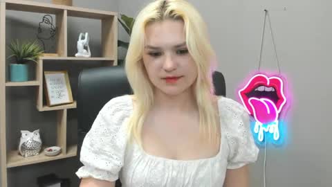 Lily online show from 05-27-26, 06:32