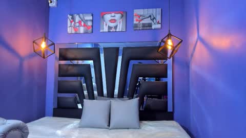 Lilythadam online show from 11-26-25, 01:06