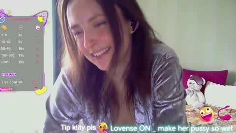 LilyXSky online show from 04-10-26, 10:31