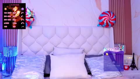 Snapshot of lilyybigass chatting on 01-25-25, 12:05 Lilly online show from 01-25-25, 12:05