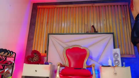 Snapshot of lilyybigass chatting on 04-11-26, 11:36 Lilly online show from 04-11-26, 11:36