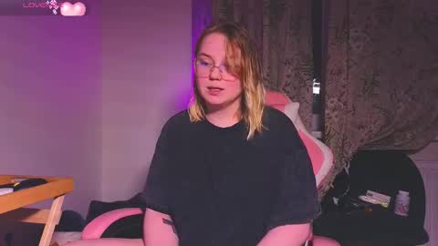 lime cat online show from 11-10-25, 01:59