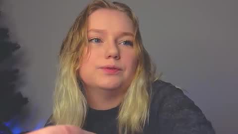 lime cat online show from 12-14-25, 01:00