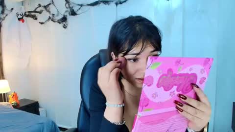  Lina Bedoya  online show from 11-13-25, 11:53