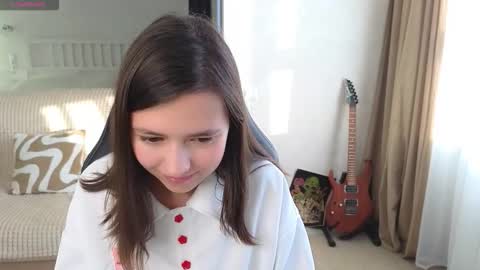 Lina online show from 09-30-25, 11:15