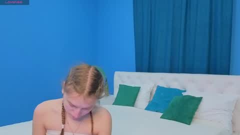 Snapshot of lina_massey chatting on 05-24-26, 12:26 lina_massey online show from 05-24-26, 12:26