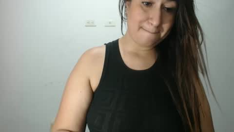 Snapshot of lina_playful chatting on 02-10-25, 05:58 iiisabella online show from 02-10-25, 05:58