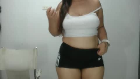 Snapshot of lina_playful chatting on 02-16-26, 03:46 iiisabella online show from 02-16-26, 03:46