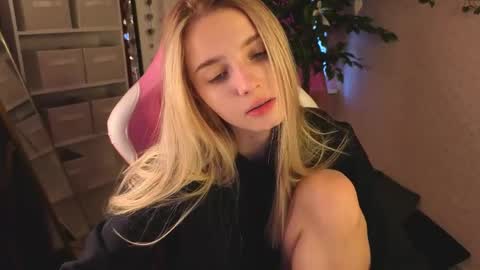 LINA online show from 03-30-26, 01:06