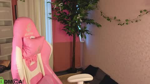 LINA online show from 04-10-26, 01:11