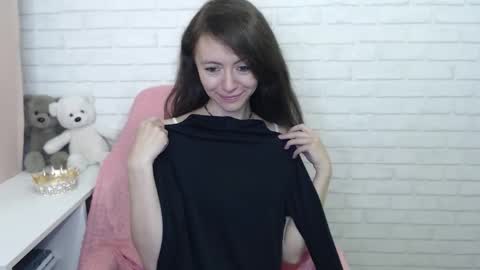 Snapshot of lina_rouge_ chatting on 09-27-25, 04:06 Lina Rouge online show from 09-27-25, 04:06