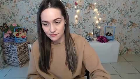 Lina online show from 02-25-25, 06:47