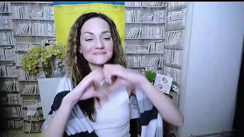 Lina online show from 12-16-25, 04:01