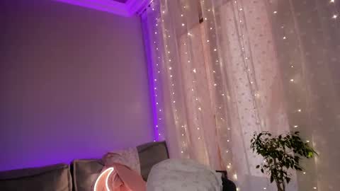 Snapshot of lina_stones chatting on 02-24-25, 07:00 Sophia online show from 02-24-25, 07:00