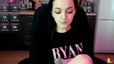 Snapshot of lina_tyaan chatting on 12-16-24, 09:35 Lina 3 1715622743 online show from 12-16-24, 09:35