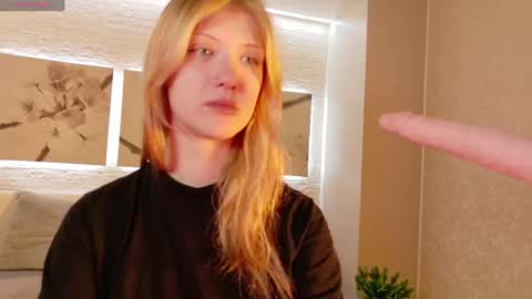 Lina online show from 04-22-26, 08:21