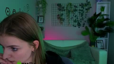 linaa_dolly online show from 06-09-26, 01:45