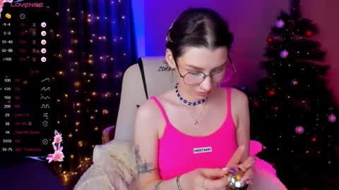 Lina online show from 12-15-25, 08:51