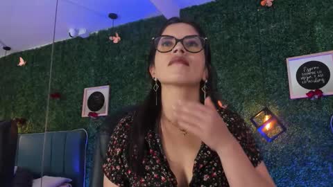 Lina  online show from 03-18-26, 11:35