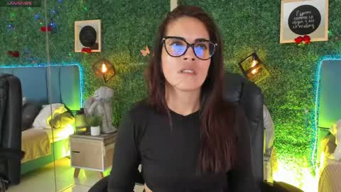 Snapshot of linagh chatting on 05-09-26, 11:26 Lina online show from 05-09-26, 11:26