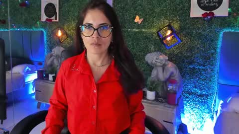 Snapshot of linagh chatting on 05-11-26, 11:27 Lina online show from 05-11-26, 11:27