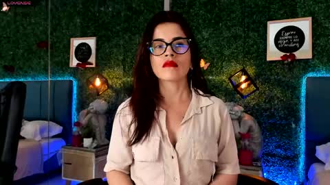 Snapshot of linagh chatting on 05-29-26, 11:30 Lina online show from 05-29-26, 11:30