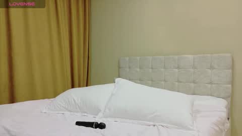 Anna online show from 11-19-25, 02:33