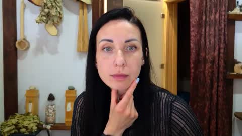 Snapshot of linalivee chatting on 05-13-26, 09:00 LinaLivee online show from 05-13-26, 09:00