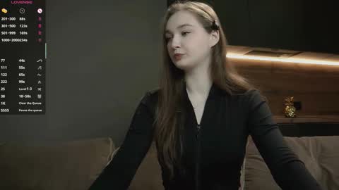 Lina online show from 11-27-25, 05:15