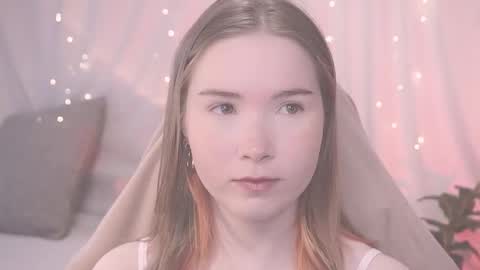 Lina online show from 10-29-25, 04:48