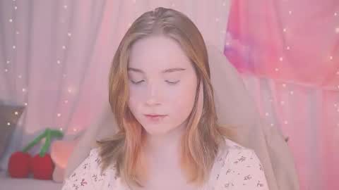 Lina online show from 12-14-25, 04:51