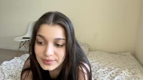 Snapshot of linamurrrr chatting on 06-21-26, 11:13 Nicolas and Lina online show from 06-21-26, 11:13