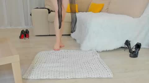 Snapshot of linapearl chatting on 06-19-26, 07:23 Lina Fanslymysensualworld online show from 06-19-26, 07:23