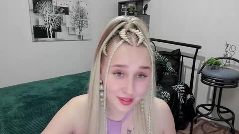 Lina online show from 02-18-25, 08:36