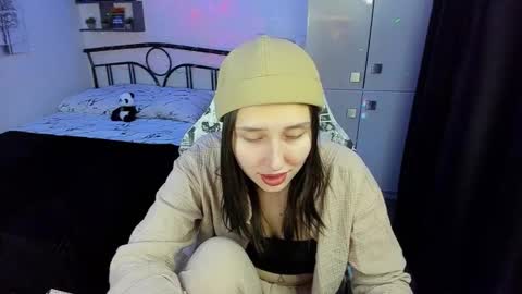 Lina online show from 11-14-25, 10:07