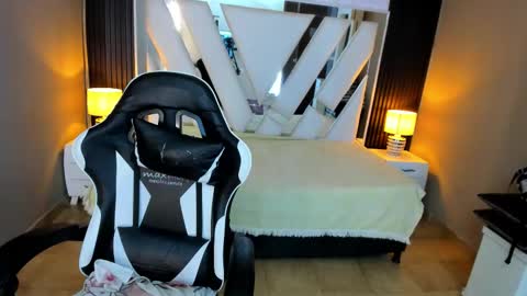  Linda  online show from 03-18-26, 06:00