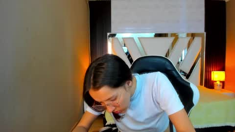  Linda  online show from 04-22-26, 07:04