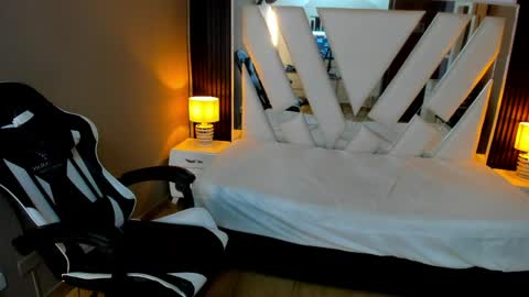  Linda  online show from 05-19-26, 06:47