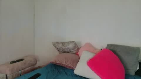 Snapshot of linda_581 chatting on 08-01-26, 05:40 linda online show from 08-01-26, 05:40