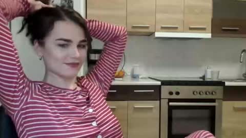 Linda online show from 11-22-25, 08:08