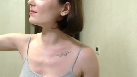Snapshot of linda_aa chatting on 06-25-26, 08:02 Linda online show from 06-25-26, 08:02
