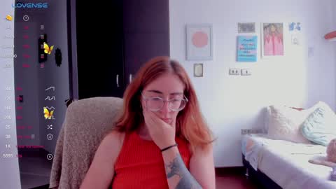 Giggles  online show from 01-09-25, 05:22